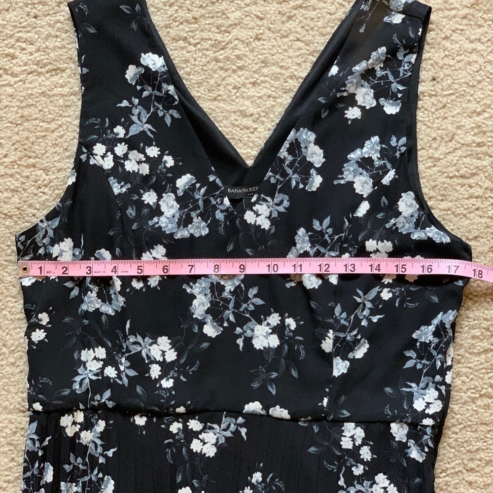 Black and Gray Floral Dress - Picture 3 of 5